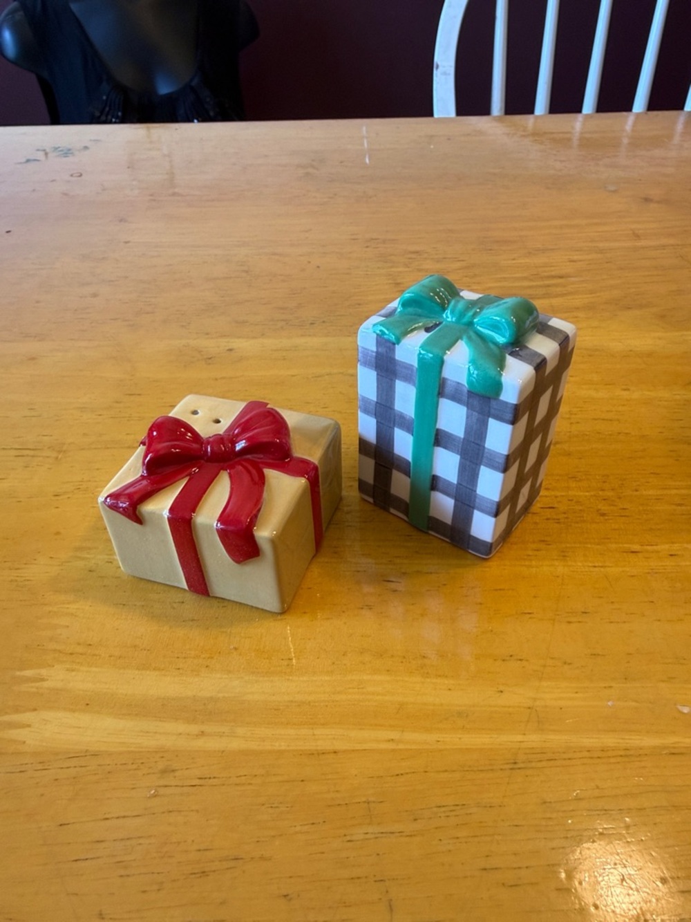 Hallmark gift package salt & pepper shakers. New in box